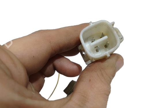 Farolim esquerdo pára-choques traseiro MITSUBISHI PAJERO III Canvas Top (V6_W, V7_W) 3.2 DI-D (V68W, V78W) | BP30613789C81