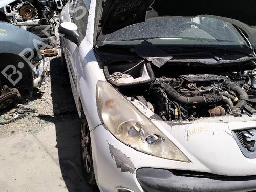 Used Windscreen washer tank PEUGEOT 206+ (2L_, 2M_) 1.4 HDi eco 70 (68 hp) 18873208