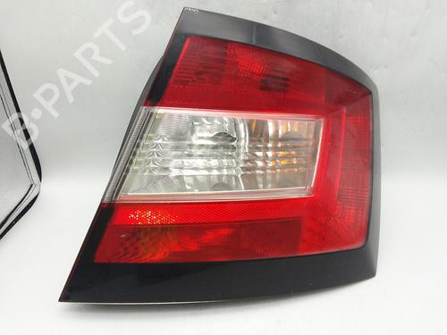 Used Right taillight SKODA FABIA III (NJ3) 1.0 (75 hp) 28598551