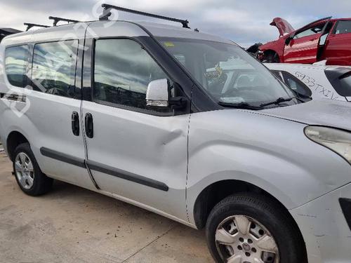 Høyre foran utvendig håndtak OPEL COMBO Box Body/MPV (X12) 1.3 CDTI (B05) (90 hp) 18590963