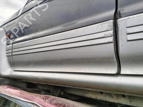 Used Door moulding trim MITSUBISHI PAJERO CLASSIC (V2_W, V6_W, V7_W) 2.5 TD (V24W) (115 hp) 30564017