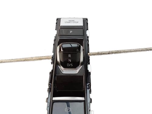 Used Shift knob Shift knob VW GOLF VIII (CD1, DA1) 2.0 GTI (245 hp) 18581032 18581032