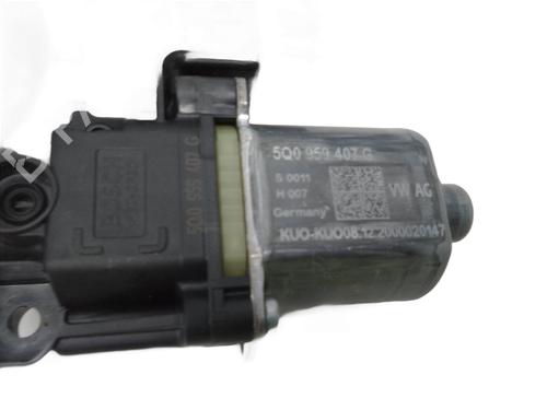 Left front window motor VW GOLF VIII (CD1, DA1) 2.0 GTI Clubsport | BP28150096E21 - Image 4
