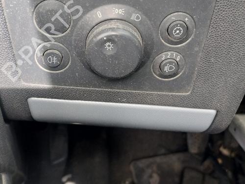 Comutador luzes Comutador luzes OPEL ZAFIRA / ZAFIRA FAMILY B (A05) 1.9 CDTI (M75) (120 hp) 33905880 33905880