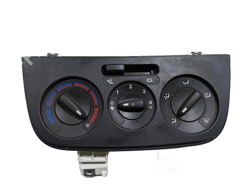 Used Climate control FIAT QUBO (225_) 1.3 D Multijet (225CXB1A, 225AXB1A, 225CXB11, 225AXB11,... (75 hp) 30699476