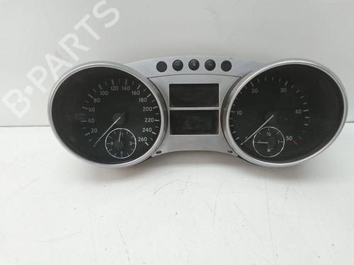 Used Instrument cluster Instrument cluster 18582816 18582816