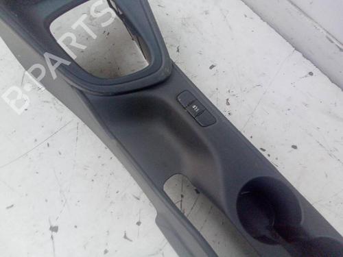 Middle console TOYOTA YARIS (_P21_, _PA1_, _PH1_) 1.0 (KSP211) | BP18957167I22 