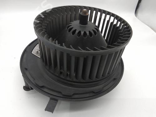 Used Heater blower motor AUDI A3 Sportback (8VA, 8VF) 2.0 TDI (150 hp) 28145536