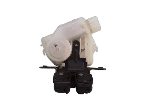tailgate-lock-toyota-yaris-_p13_-2010-2011-2012-2013-2014-2015-2016-2017-2018-2019-2020-23654241 main image