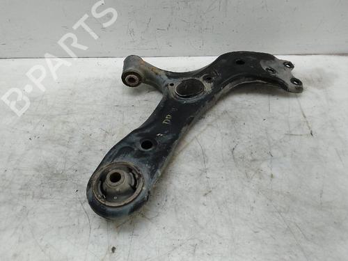 Right front suspension arm TOYOTA AURIS (_E18_) 1.8 Hybrid (ZWE186_, ZWE186R) | BP27445611M13 