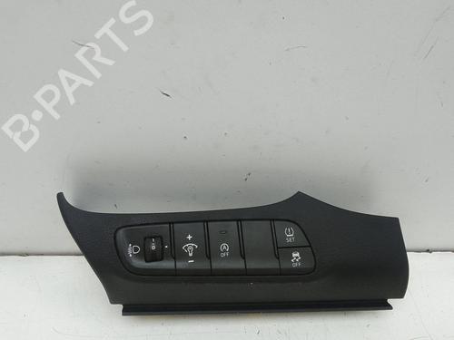 Used Switch Switch HYUNDAI i30 FASTBACK (PDE, PDEN) 1.6 CRDi hybrid 48V (136 hp) 20231021 20231021