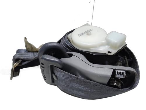 Used Rear right seatbelt TOYOTA LAND CRUISER 90 (_J9_) 3.0 TD (KZJ90_, KZJ95_, KZJ90R, KZJ95R, KZJ90W, KZJ95W) (125 hp) 32494877