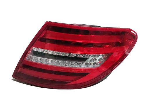 Used Right taillight Right taillight MERCEDES-BENZ C-CLASS (W204) C 180 CGI (204.031) (156 hp) 35722476 35722476