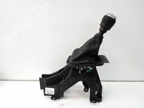 Used Gear lever RENAULT CLIO V (B7_) 1.0 LPG (B7MT) (91 hp) 18596029