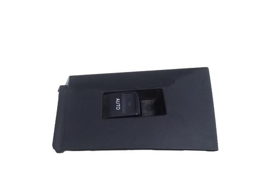 Used Right rear window switch TOYOTA AURIS (_E18_) 1.8 Hybrid (ZWE186_, ZWE186R) (136 hp) 31990964