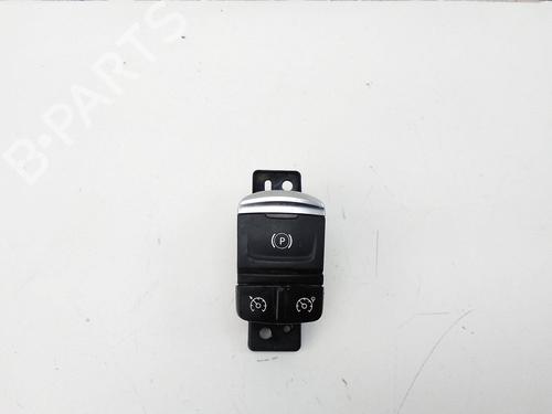 Used Electric handbrake RENAULT KADJAR (HA_, HL_) 1.2 TCe 130 (HLMR) (130 hp) 28148783