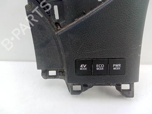 Used Switch TOYOTA AURIS Estate (_E18_) 1.8 Hybrid (ZWE186_, ZWE186R, ZWE186H) (136 hp) 18592108