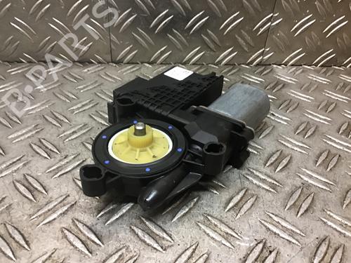 Used Right front window motor VW POLO IV (9N_, 9A_) 1.2 12V (69 hp) 30624730