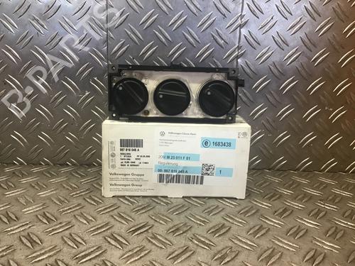 Used Climate control VW POLO II (86C, 80) 1.0 Cat (45 hp) 32845119