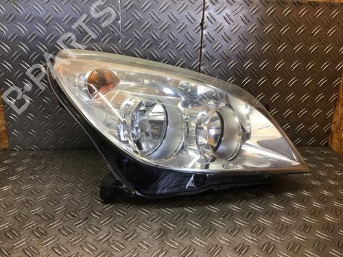 Used Right headlight OPEL ASTRA H Estate (A04) 1.6 (L35) (116 hp) 31184698