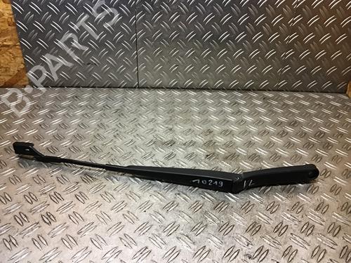 Used Front windshield wiper arm VW GOLF VI (5K1) 1.4 TSI (122 hp) 16268838
