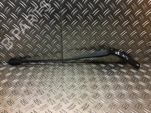 Used Front windshield wiper arm BMW 1 (E87) 120 i (170 hp) 14695084
