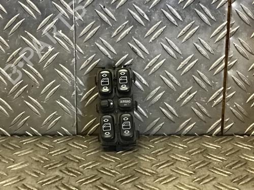 Comutador Comutador MERCEDES-BENZ A-CLASS (W168) A 140 (168.031, 168.131) (82 hp) 33819658 33819658