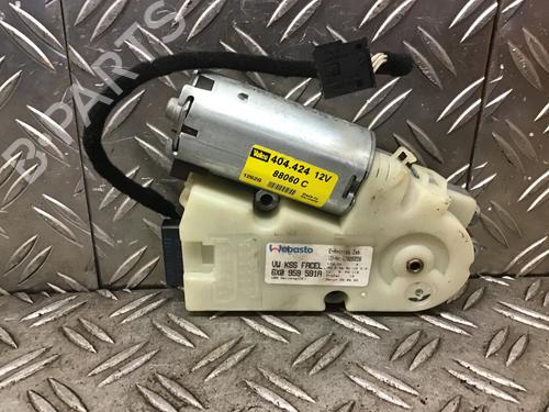 Motore del tettuccio apribile SKODA FABIA I (6Y2) 1.4 16V (75 hp) 31337230