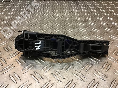 Rear left exterior door handle VW POLO IV (9N_, 9A_) 1.4 16V | BP8272416C130