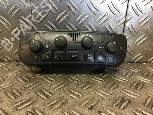 Used Climate control MERCEDES-BENZ C-CLASS (W203) C 200 Kompressor (203.045) (163 hp) 25439243