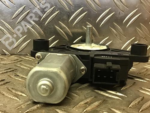 Right rear window motor MERCEDES-BENZ C-CLASS (W205) C 200 BlueTEC / d (205.037) | BP7212951E22 