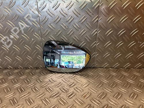 Used Right mirror glass Right mirror glass 37150746 37150746