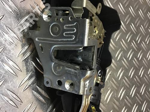 Rear left lock MERCEDES-BENZ C-CLASS T-Model (S202) C 220 T CDI (202.193) | BP5621733C100 