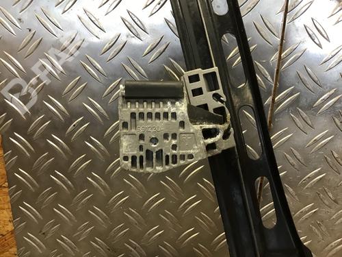 Front right window mechanism MERCEDES-BENZ E-CLASS T-Model (S211) E 320 T CDI 4-matic (211.289) | BP9852351C23 