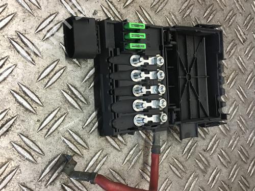 Used Fuse box Fuse box 37283814 37283814