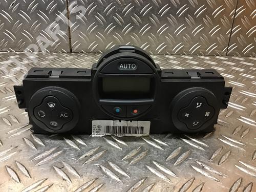 Used Climate control RENAULT SCÉNIC II (JM0/1_) 1.6 (JM0C, JM0J, JM1B) (113 hp) 6827568