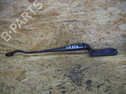 Used Front windshield wiper arm VW POLO (6N2) 1.4 (60 hp) 14693411