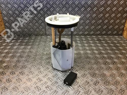 Used Fuel pump VW GOLF V (1K1) 1.4 16V (80 hp) 9823770