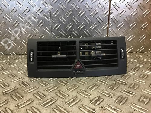 Used Air vent Air vent MERCEDES-BENZ A-CLASS (W169) A 150 (169.031, 169.331) (95 hp) 33608447 33608447