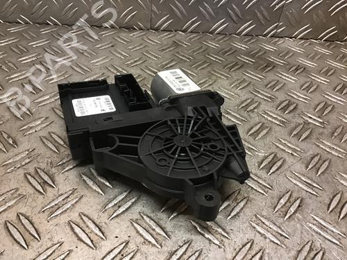 Left front window motor VW GOLF VI (5K1) 1.4 TSI | BP30099909E21