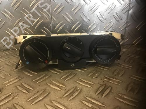 Used Climate control Climate control VW FOX Hatchback (5Z1, 5Z3, 5Z4) 1.2 (55 hp) 32784177 32784177