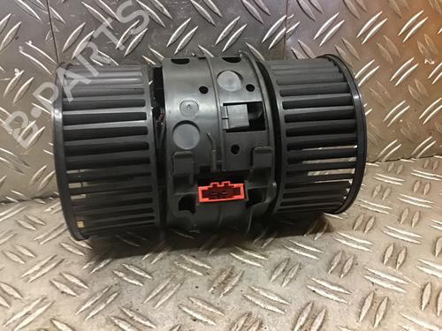 Used Heater blower motor RENAULT SCÉNIC III (JZ0/1_) 1.4 16V (JZ0F, JZ1V) (131 hp) 30536845