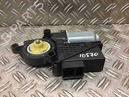 Used Left front window motor VW POLO IV (9N_, 9A_) 1.2 12V (69 hp) 30624729