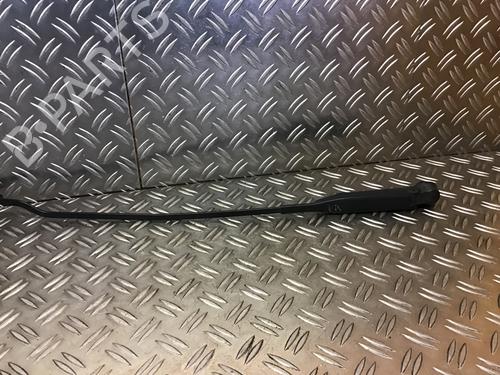 Used Front windshield wiper arm OPEL TIGRA TwinTop (X04) 1.8 (R97) (125 hp) 14694962
