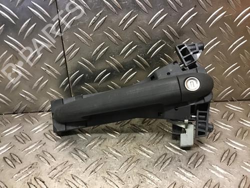 Used Front left exterior door handle MERCEDES-BENZ A-CLASS (W168) A 160 (168.033, 168.133) (102 hp) 13560479