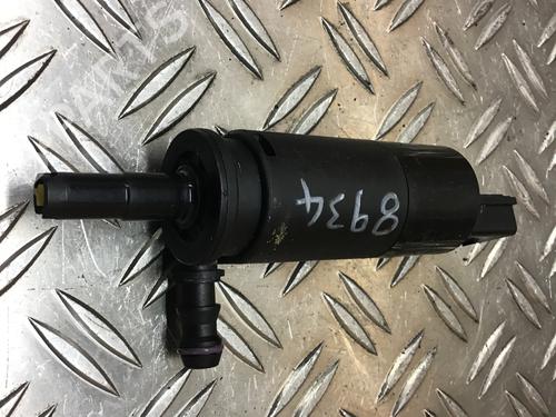 Used Washer pump BMW 5 Touring (E39) 525 d (163 hp) 14694946