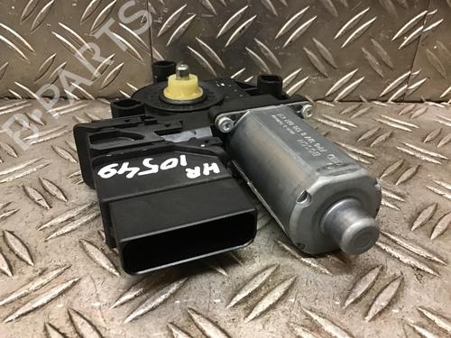 Right rear window motor VW GOLF VI (5K1) 1.4 TSI | BP30129233E22