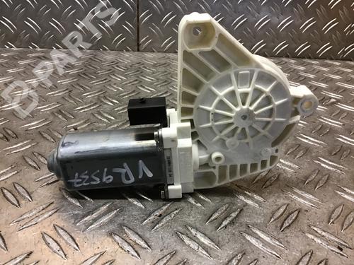 Right front window motor MERCEDES-BENZ A-CLASS (W169) A 150 (169.031, 169.331) | BP8293618E20 