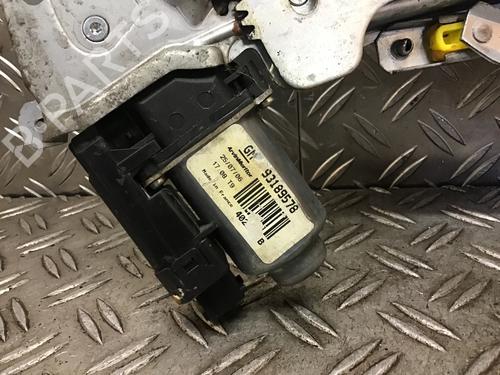 Front right window mechanism OPEL MERIVA A MPV (X03) 1.4 16V Twinport (E75) | BP31036068C23