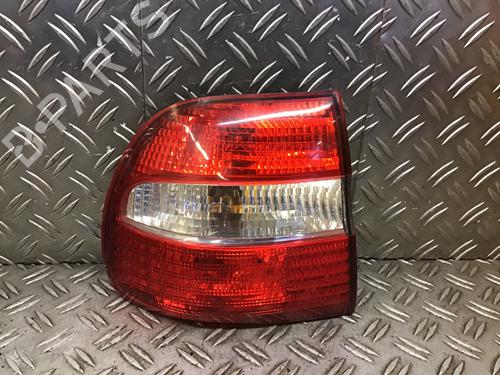 Achterlicht links VOLVO V40 Estate (645) 1.8 (122 hp) 32271722